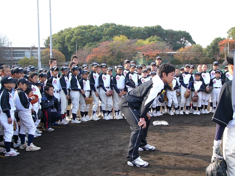 柳田コーチはリードの仕方を説明しました