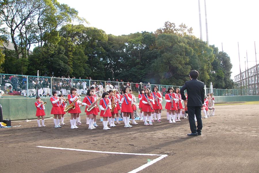 開会式の演奏は、三宝小学校校区音楽隊の皆さんです